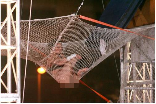 郑希怡掉裤子事件照片(郑希怡台庆掉裤子)