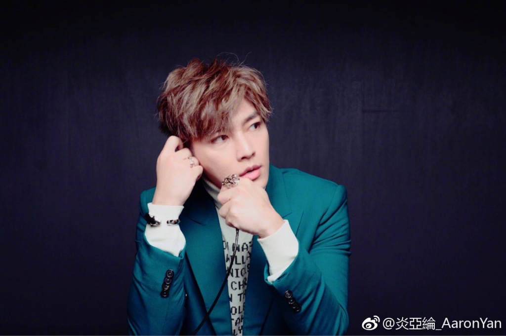 炎亚纶为什么叫大手？汪东城打掉炎亚纶话筒