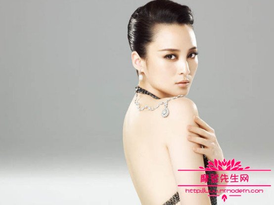 蒋勤勤在台湾有什么不光彩的历史(蒋勤勤早年)