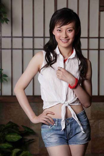 孙俪穿短裤晒美腿组图(孙俪裤装图片)