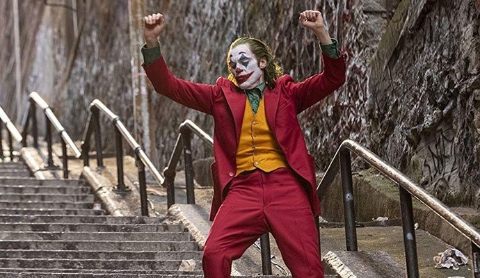 电影《小丑》口碑爆棚男主扮演者资料(小丑电影男主演员表)