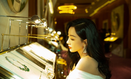 40岁的杨蓉美的惊人(杨蓉30岁)