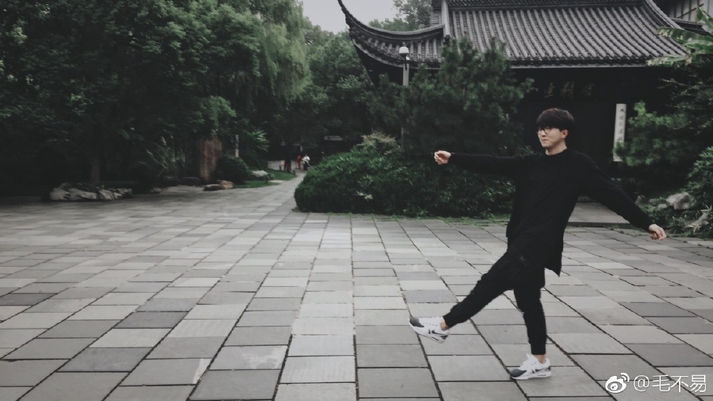 毛不易为什么不提父母还改姓？他是谁的徒弟