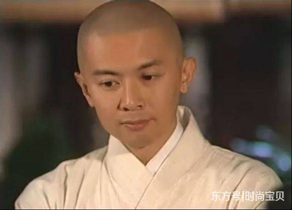 何宝生有老婆孩子吗？何宝生是不是同性恋？(何宝生的感情)