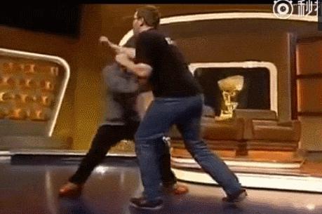 周星驰的功夫怎么样？周星驰论功夫吊打甄子(甄子丹周星驰谁厉害)