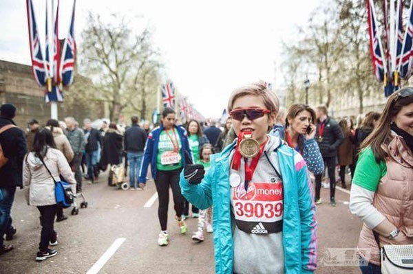 06届超女许飞现状图片(超女许飞老公资料)