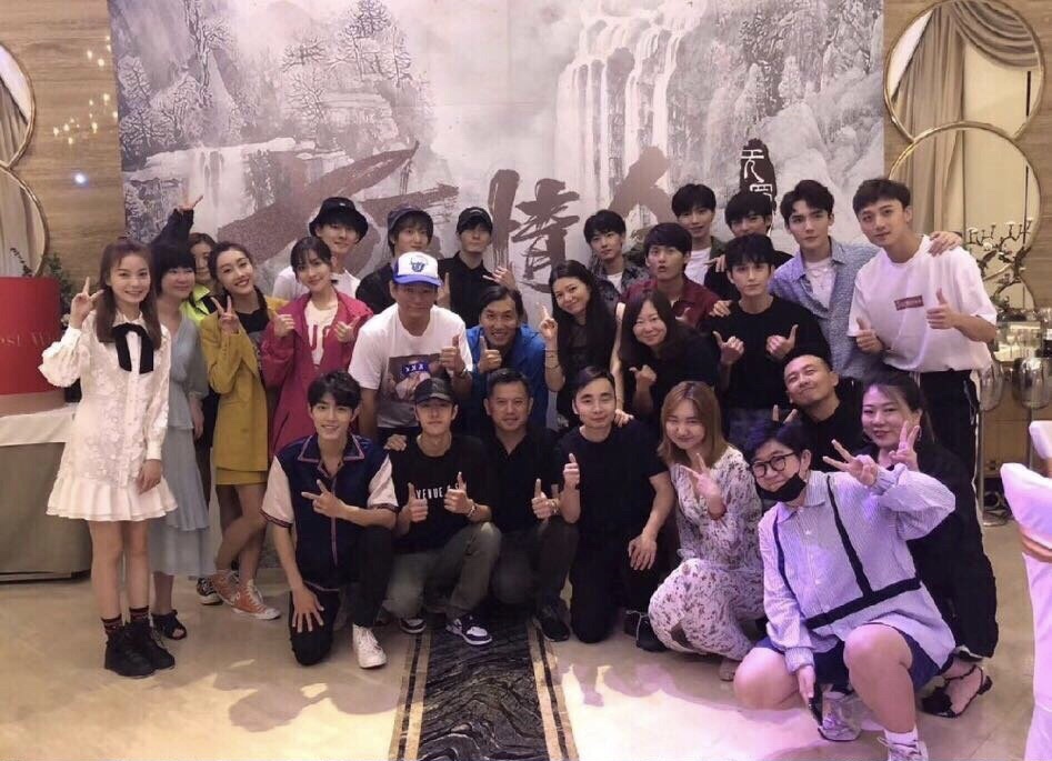 《陈情令》剧组庆功宴，魏无羡蓝忘机再度合(陈情令魏无羡回忆结束)