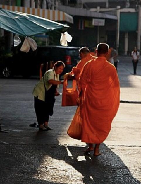 mike出家时候的照片他要出家多久?泰国 mike出家时候的照片他要出家多久?泰国