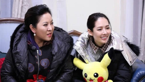 郭碧婷自曝被身边人消费向太暖心安慰(郭碧婷称大家被她骗了) 郭碧婷自曝被身边人消费向太暖心安慰(郭碧婷称大家被她骗了)