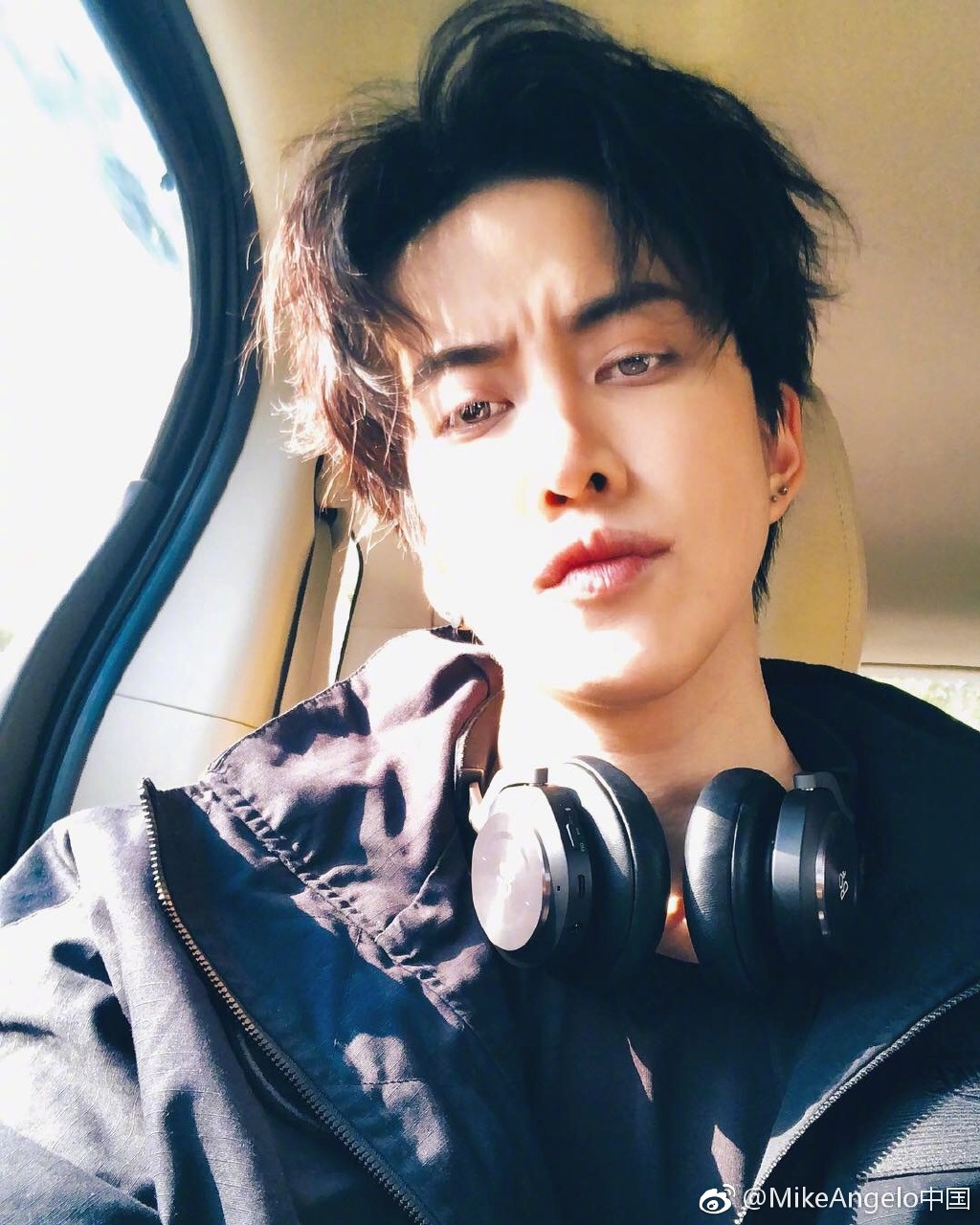 mike出家时候的照片他要出家多久？泰国