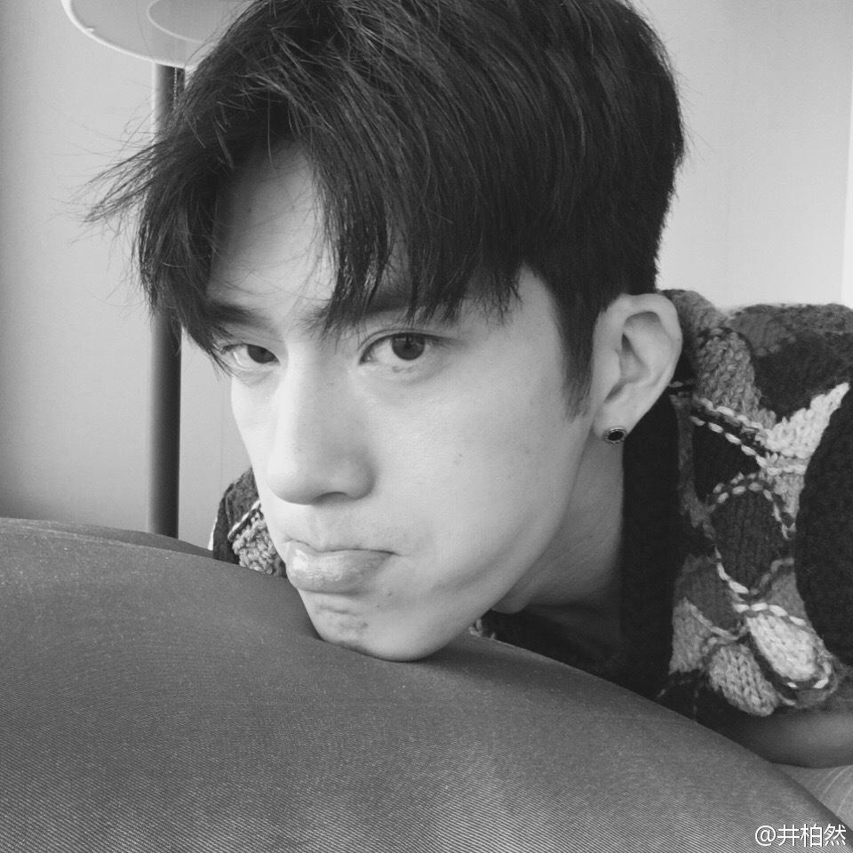 井柏然父母为什么抛弃他？他现在和父母相认