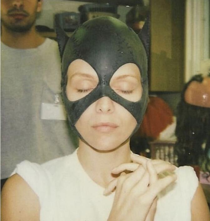 米歇尔菲佛性感猫女全身照图