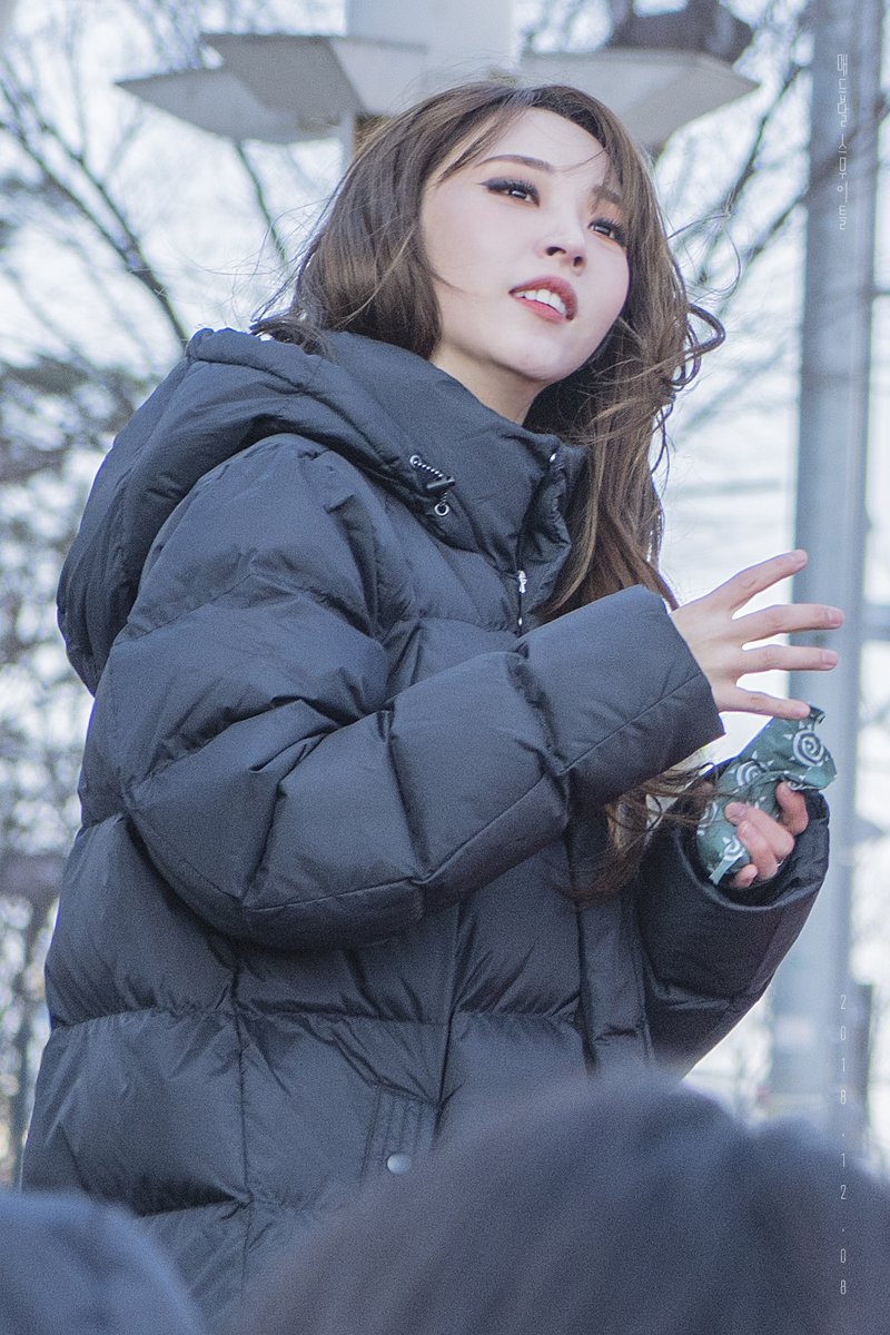 mamamoo文星伊很有钱吗？金容仙文星