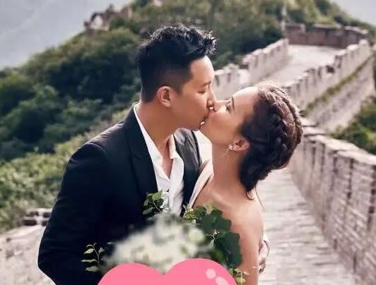 韩庚卢靖姗疑结婚女方晒照戒指亮眼(韩庚女朋友卢靖姗多大)