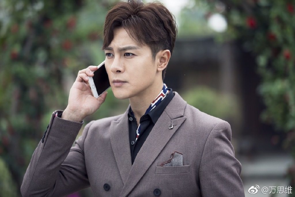 李彩桦现任男朋友是万思维吗？李彩桦和董维