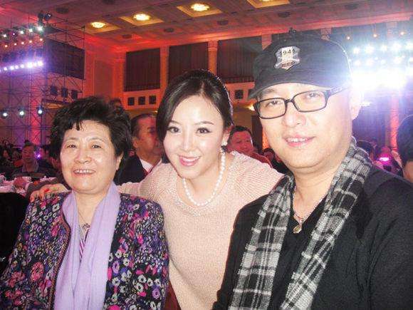 孟非现在还抽烟吗?孟非老婆李雪生活照曝光(孟非吸毒吗) 孟非现在还抽烟吗?孟非老婆李雪生活照曝光(孟非吸毒吗)