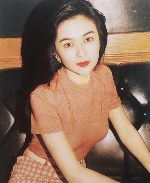 关之琳为什么不生孩子?她的两任丈夫是谁站(关之琳结婚了吗她老公是谁)