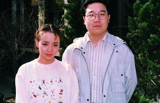 英如镝名字怎么讽刺了?英如镝和巴图有接触