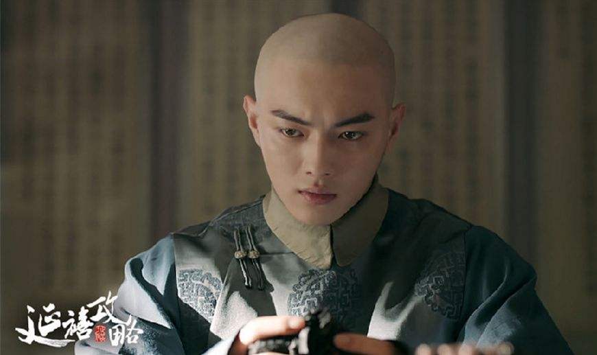 许凯家暴大金的照片曝光(许凯的网红女友大金长什么样)