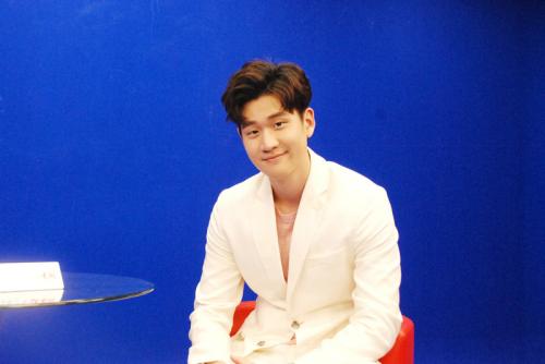 周兴哲头上的疤怎么回事