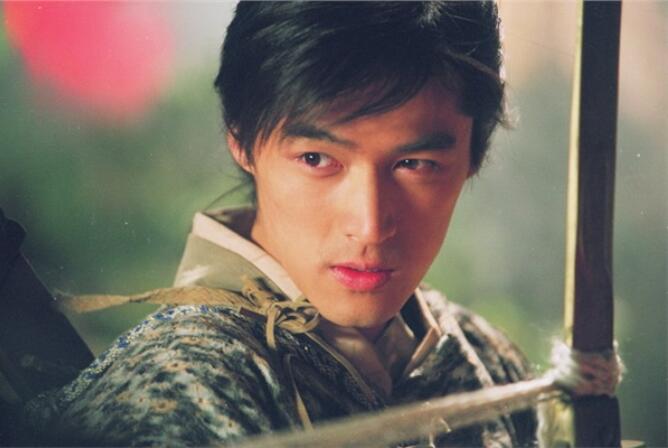 为什么说邓家佳是胡歌的恩人贵人？邓家佳老(胡歌邓家佳是好朋友吗)