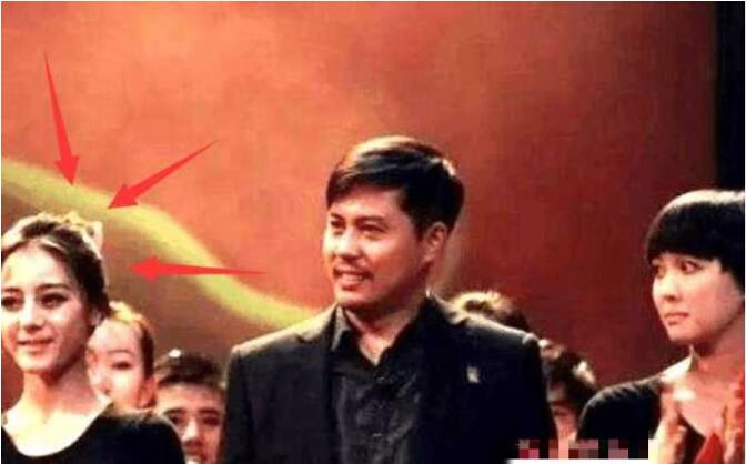 迪丽热巴眼睛整容过吗(迪丽热巴眼睛是不是做的)