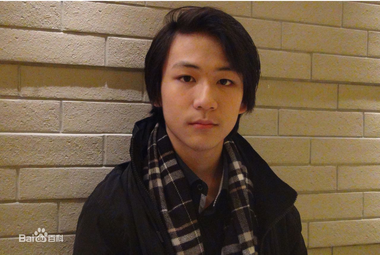 谭笑给光头强配音视频(光头强扮演者谭笑)