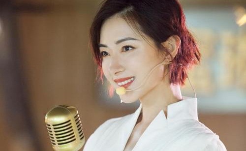 倪萍为万茜打call微博发长文引热议(万茜新浪微博采访)