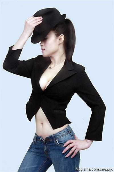 赵本山最性感的女徒弟关婷娜巨乳照片 赵本山最性感的女徒弟关婷娜巨乳照片