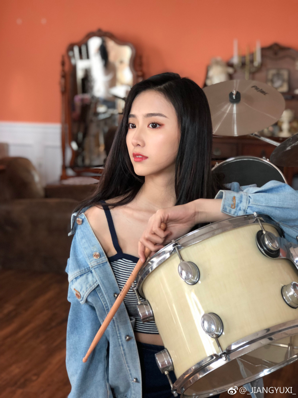 蒋羽熙现在在哪里直播？她素颜照片长什么样