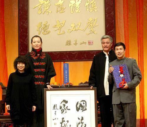 赵本山最性感的女徒弟关婷娜巨乳照片 赵本山最性感的女徒弟关婷娜巨乳照片