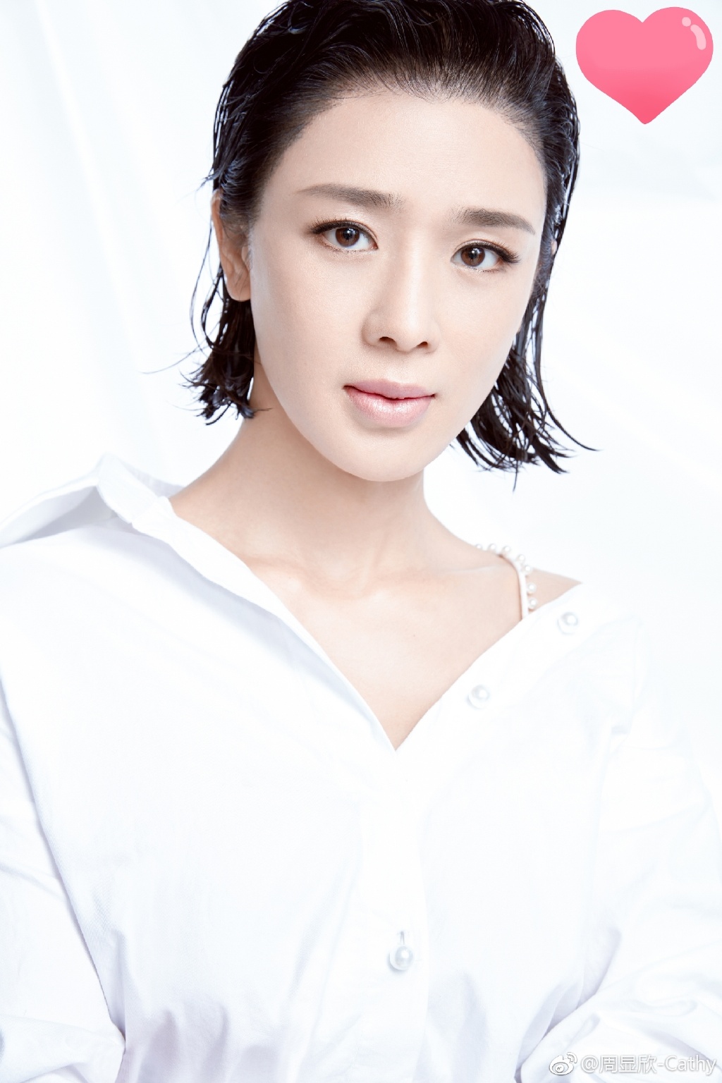 周显欣长得怪怪的特别是嘴巴(周显欣和谁像)