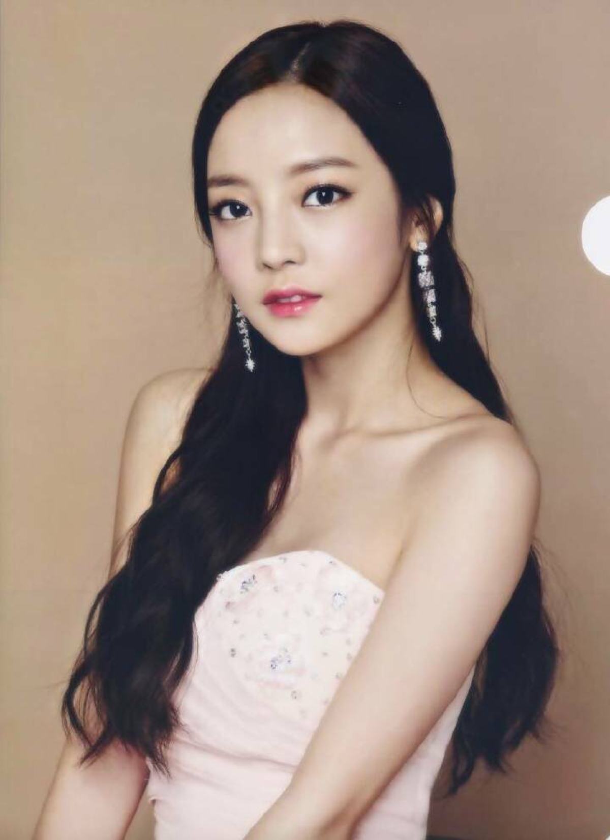 具荷拉家暴事件始末（附受伤图）