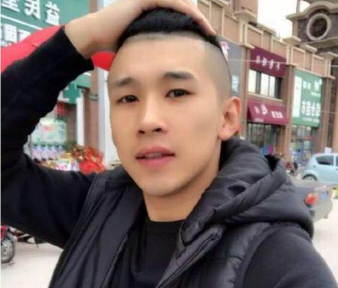 高迪为什么剃光头？高迪解散团队是背后的原(高迪团队都有谁)