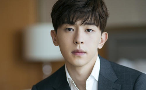 杨昊铭没上大学吗？他毕业于哪个高中