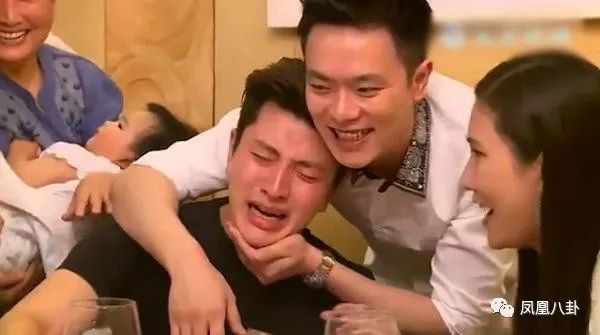 贾乃亮为什么那么爱李小璐？源于李小璐旺夫(贾乃亮到底有多爱李小璐)