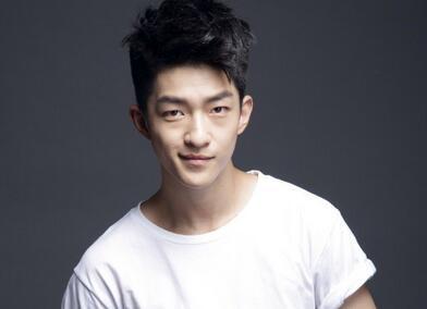 屈楚萧多大年龄了？屈楚萧女朋友是谁