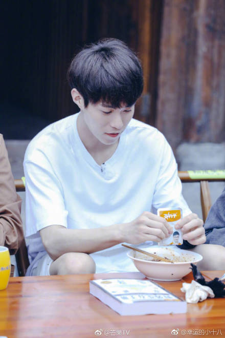 岳岳真名叫岳明辉家里很有钱?岳明辉家里是 岳岳真名叫岳明辉家里很有钱?岳明辉家里是