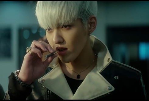 吴亦凡为什么叫加拿大电鳗？吴亦凡的脚真的