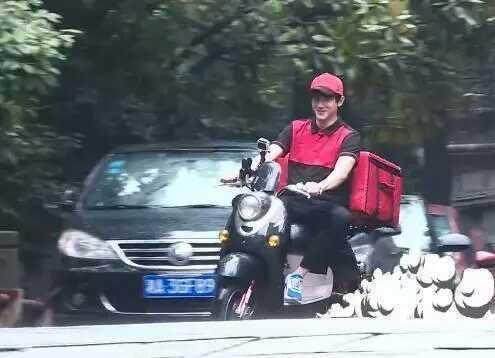 铁打的林更新什么意思？林更新送外卖是什么