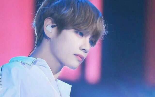 金泰亨为什么叫金薇薇?金泰亨狗狗金煤炭是 金泰亨为什么叫金薇薇?金泰亨狗狗金煤炭是