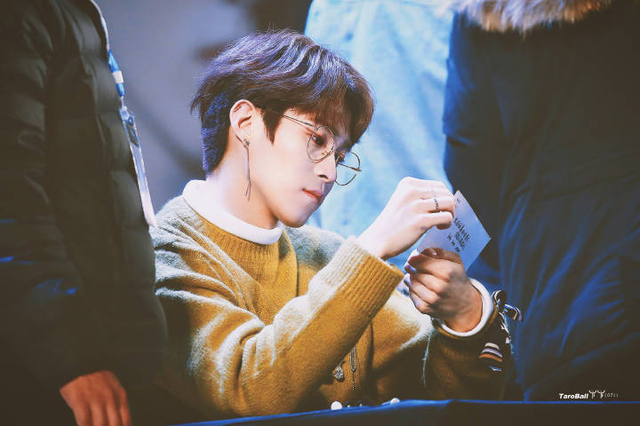 岳岳真名叫岳明辉家里很有钱?岳明辉家里是 岳岳真名叫岳明辉家里很有钱?岳明辉家里是