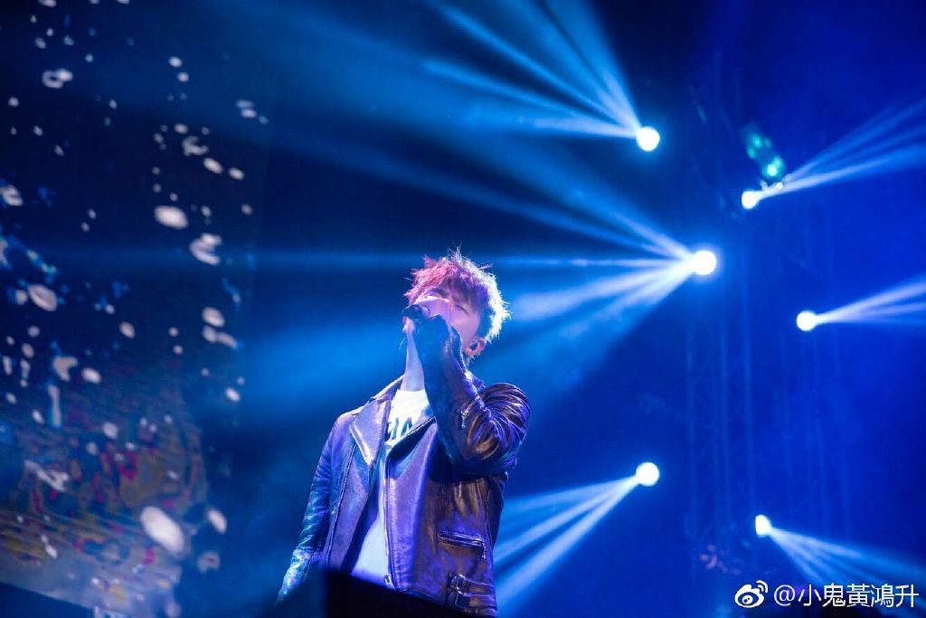 黄鸿升演唱会没人图片(杨丞琳演唱会给黄鸿升留位置) 黄鸿升演唱会没人图片(杨丞琳演唱会给黄鸿升留位置)