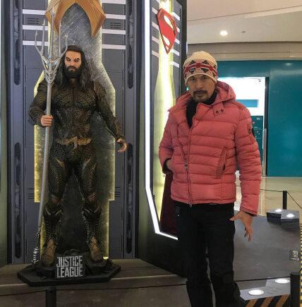 杰森·莫玛和徐锦江对比图