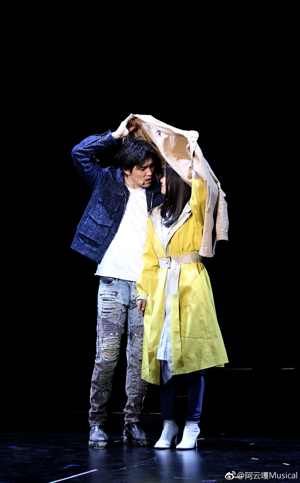 乌兰图雅的眼睛好丑怎么回事(乌兰图雅是近视眼吗?) 乌兰图雅的眼睛好丑怎么回事(乌兰图雅是近视眼吗?)