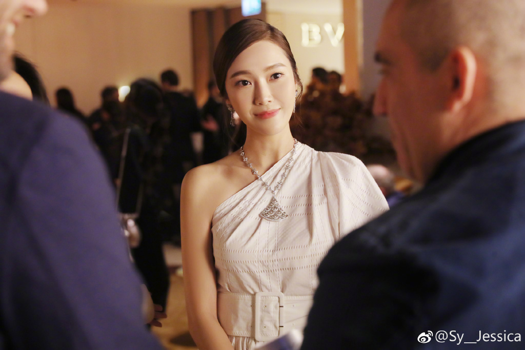 郑秀妍为什么叫总裁、折耳猫?郑秀妍现在发