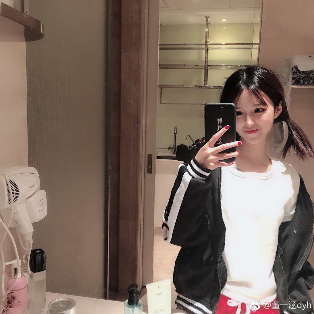 快手董一涵家庭条件如何？董一涵是哪个学校