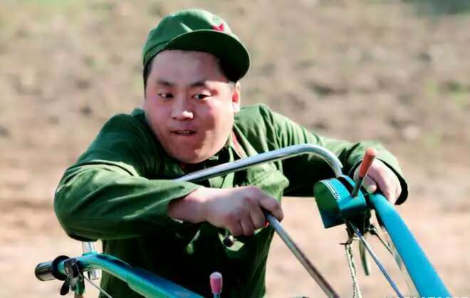 宋晓峰是不是真结巴口吃？宋晓峰是赵本山的