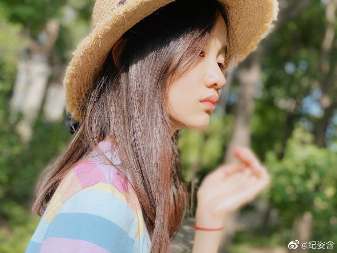 纪姿含现在长大了的照片(纪姿含图片的漂亮照片) 纪姿含现在长大了的照片(纪姿含图片的漂亮照片)