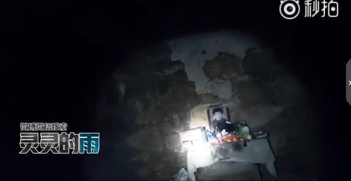 灵灵的雨怎么不拍了是不是死了?灵灵的雨最 灵灵的雨怎么不拍了是不是死了?灵灵的雨最